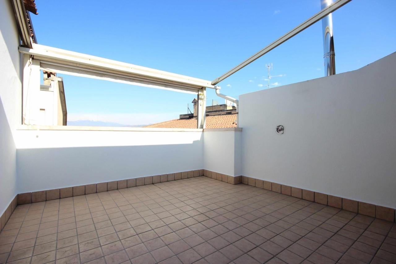 Case Vr Holiday Vittorias Flat Verona Exterior photo