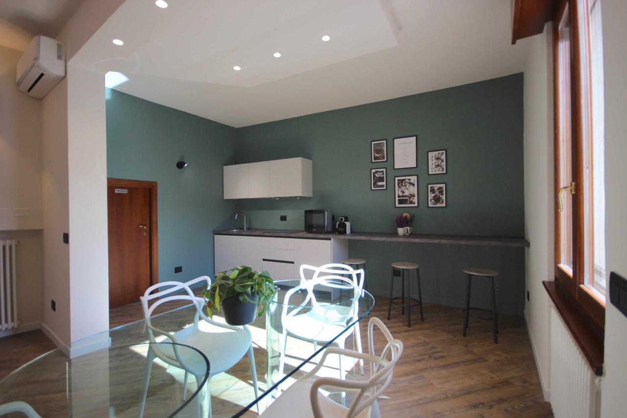 Case Vr Holiday Vittorias Flat Verona Exterior photo
